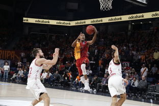 库里连续五场得分爆发，拜仁破纪录！赛场激情燃爆每一秒