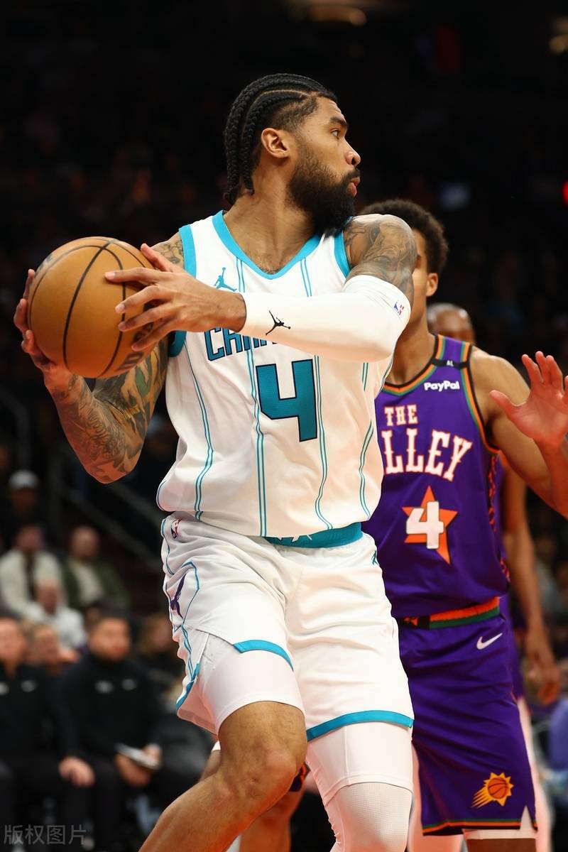 波尔图决赛大胜菲尼克斯太阳,马龙砍下10记关键球,全场沸腾的简单介绍